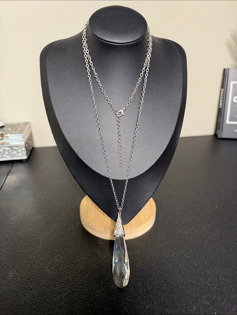 Dainty Silver-Tone Pendant Necklace Clear Teardrop Glass Crystal Fashion